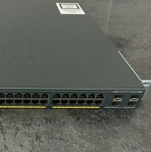 24 Port POE Switch WS-C2960X-24PS-L VLAN Support Private Mold NO